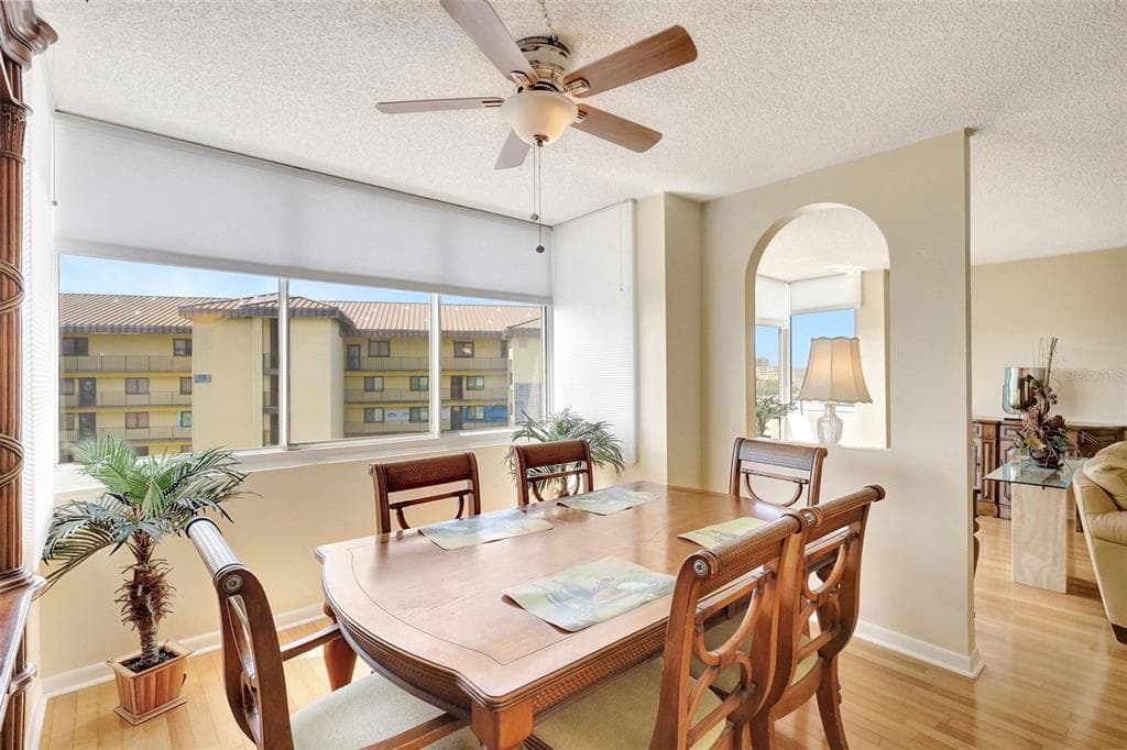 660 ISLAND WAY 708 photo 17