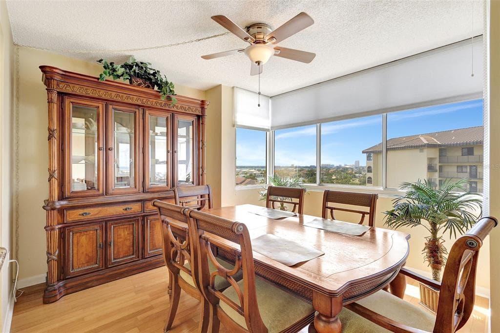 660 ISLAND WAY 708 photo 19