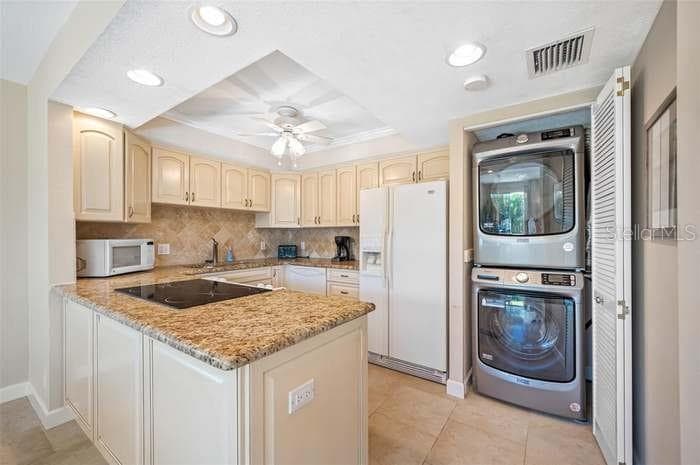 1351 GULF BOULEVARD 118 photo 12