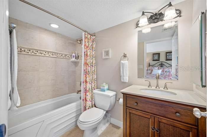 1351 GULF BOULEVARD 118 photo 19