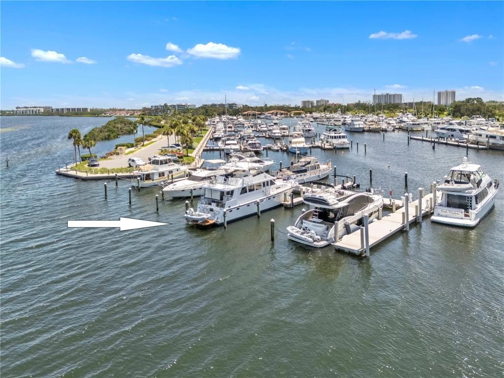 2600 HARBOURSIDE DRIVE #R9 3