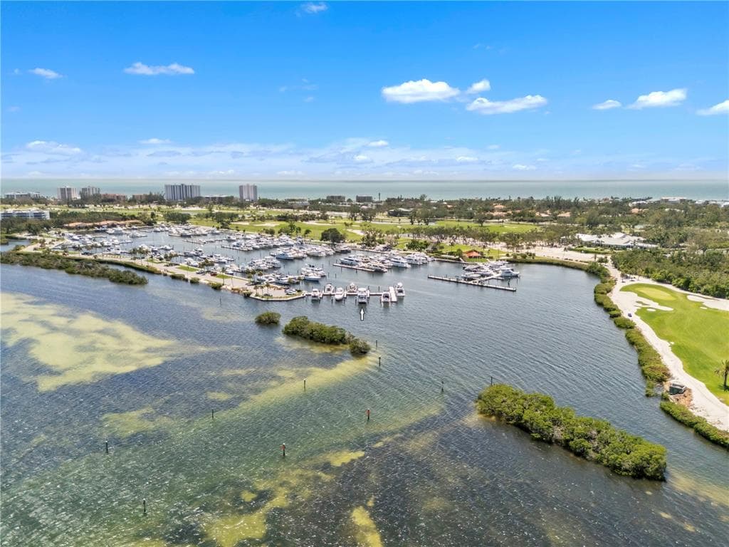 2600 HARBOURSIDE DRIVE #R9 1