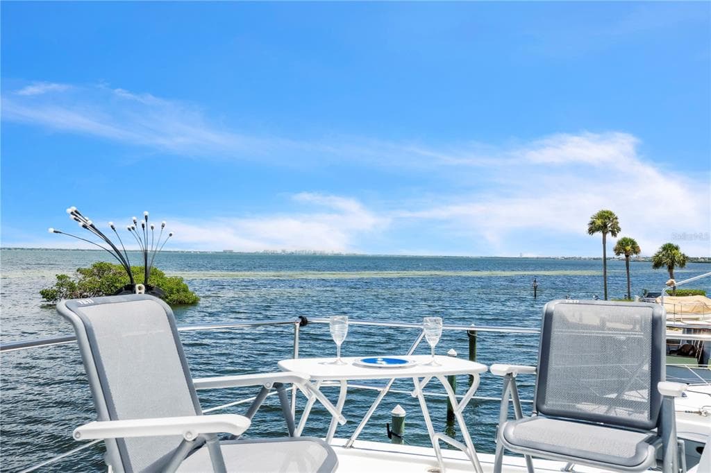 2600 HARBOURSIDE DRIVE R9 photo 14