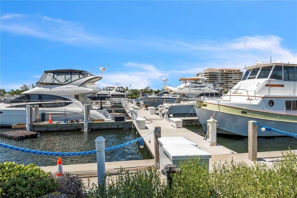 2600 HARBOURSIDE DRIVE R9 photo 8