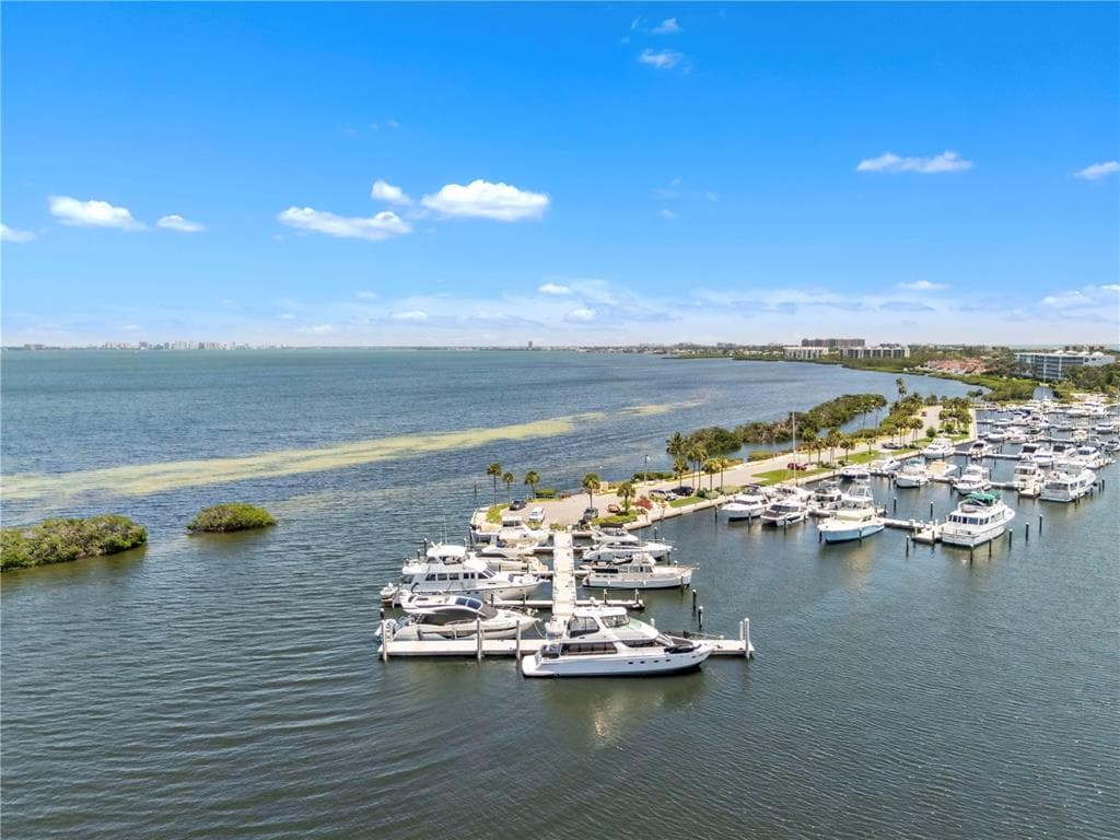 2600 HARBOURSIDE DRIVE R9 photo 25