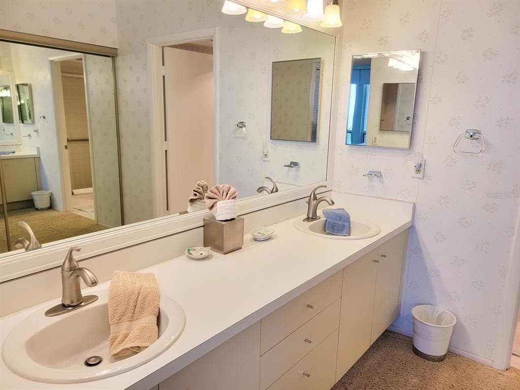 1105 GULF OF MEXICO DRIVE 402 photo 8