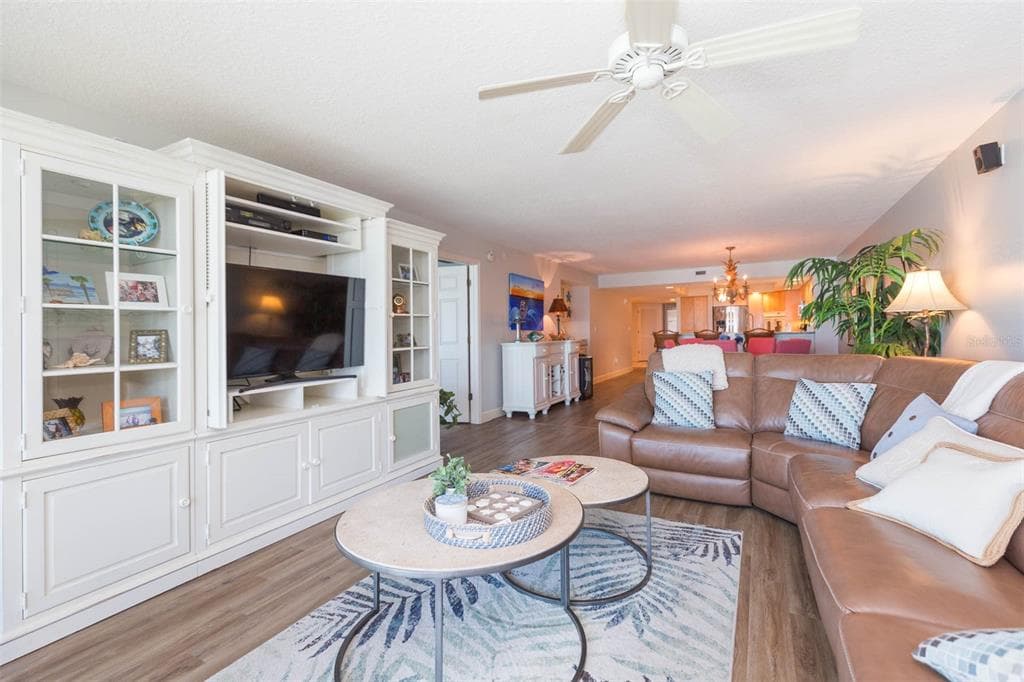16326 GULF BOULEVARD 109 photo 16