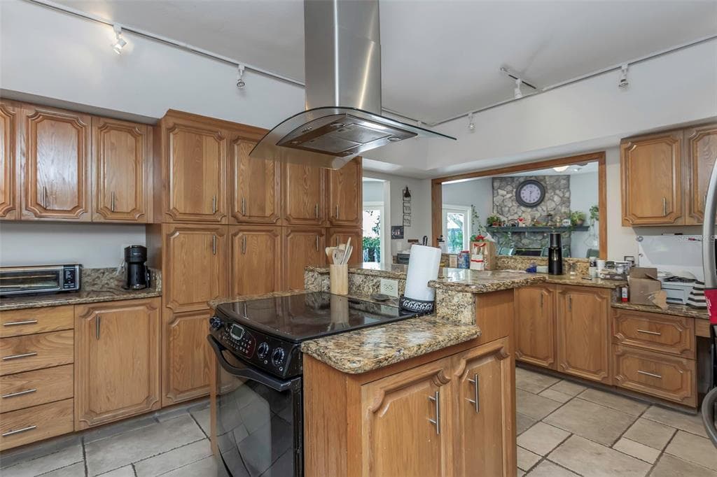 1065 SABLE COURT NE photo 17