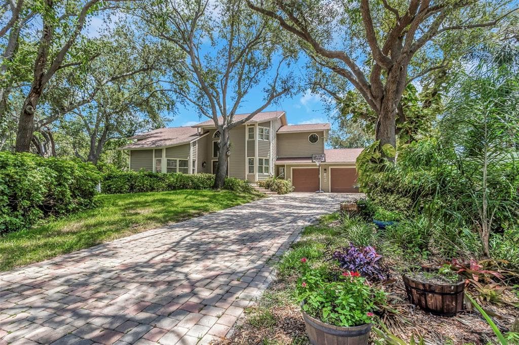 1065 SABLE COURT NE photo 1