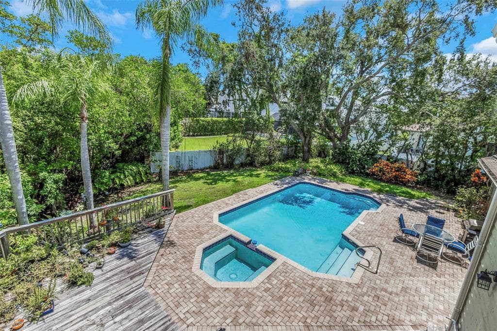 1065 SABLE COURT NE photo 9