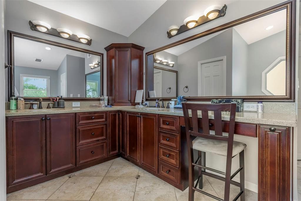 1065 SABLE COURT NE photo 14