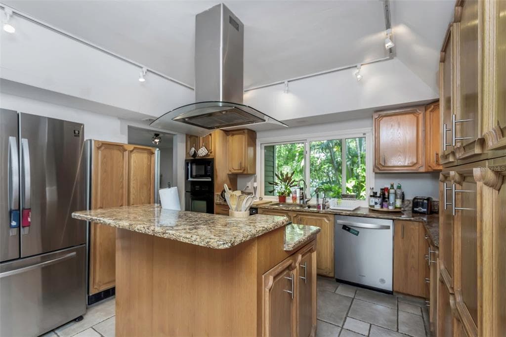 1065 SABLE COURT NE photo 19