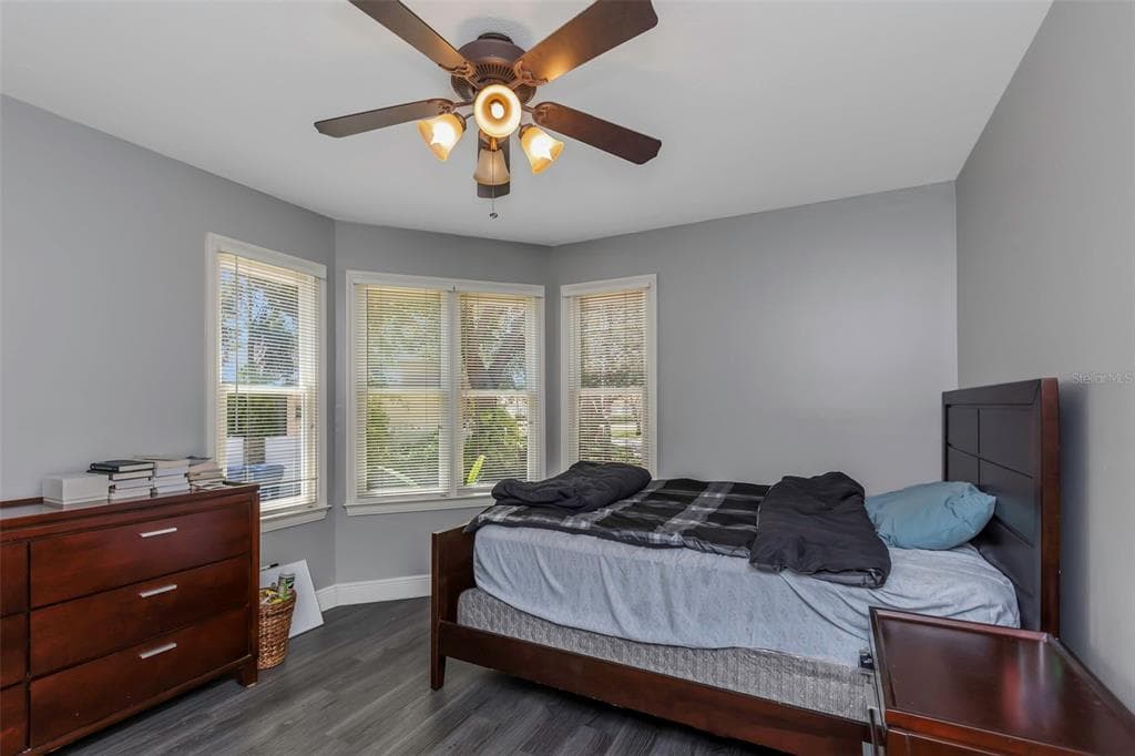 1065 SABLE COURT NE photo 25