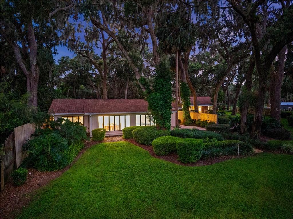 10745 SE SUNSET HARBOR ROAD 3