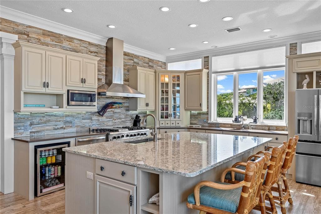 2012 SPYGLASS LANE photo 16