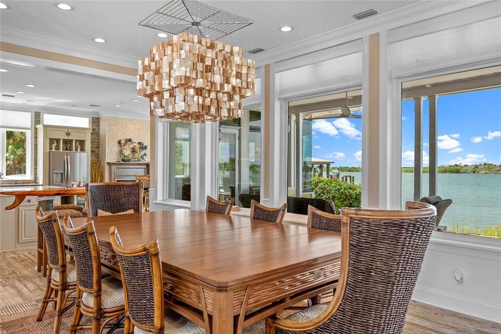 2012 SPYGLASS LANE photo 11