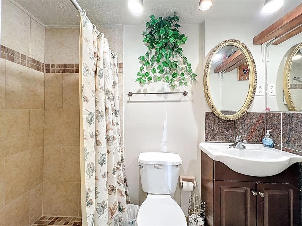 2349 HAMA DRIVE photo 24
