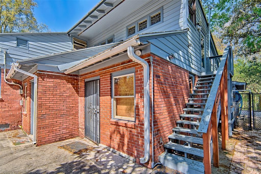 1636 NW 8TH AVENUE photo 3