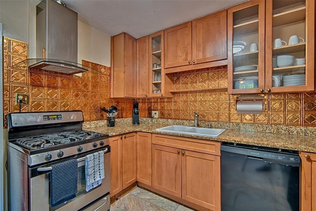 1636 NW 8TH AVENUE photo 9