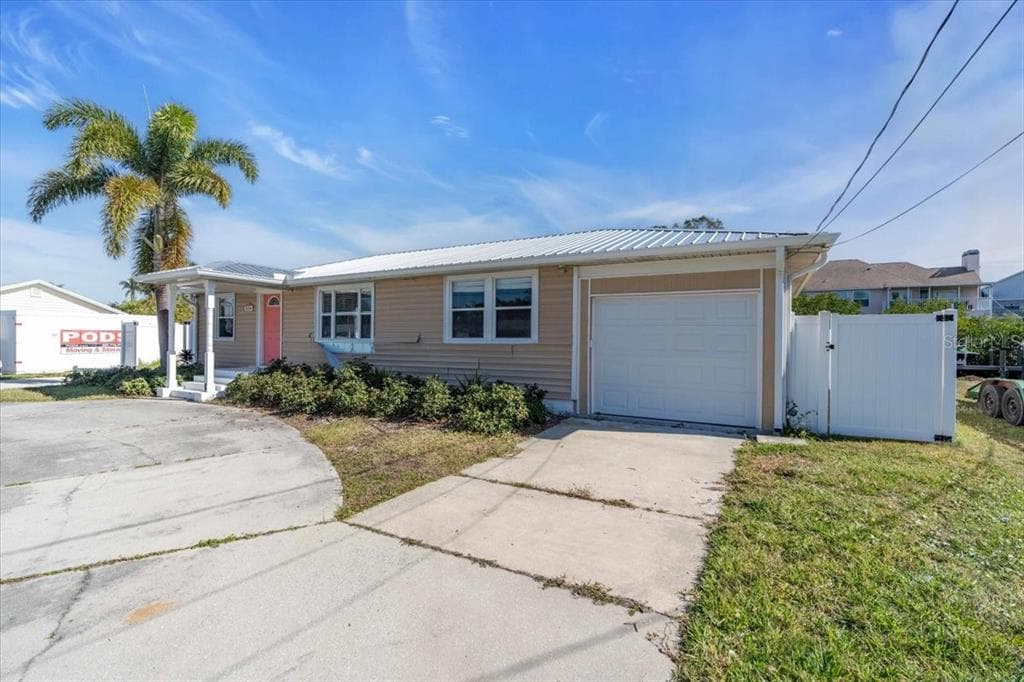 524 PALM AVENUE photo 6
