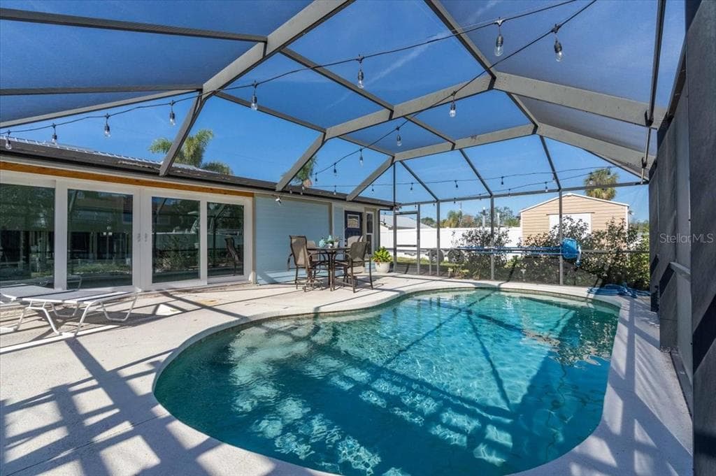 524 PALM AVENUE photo 17
