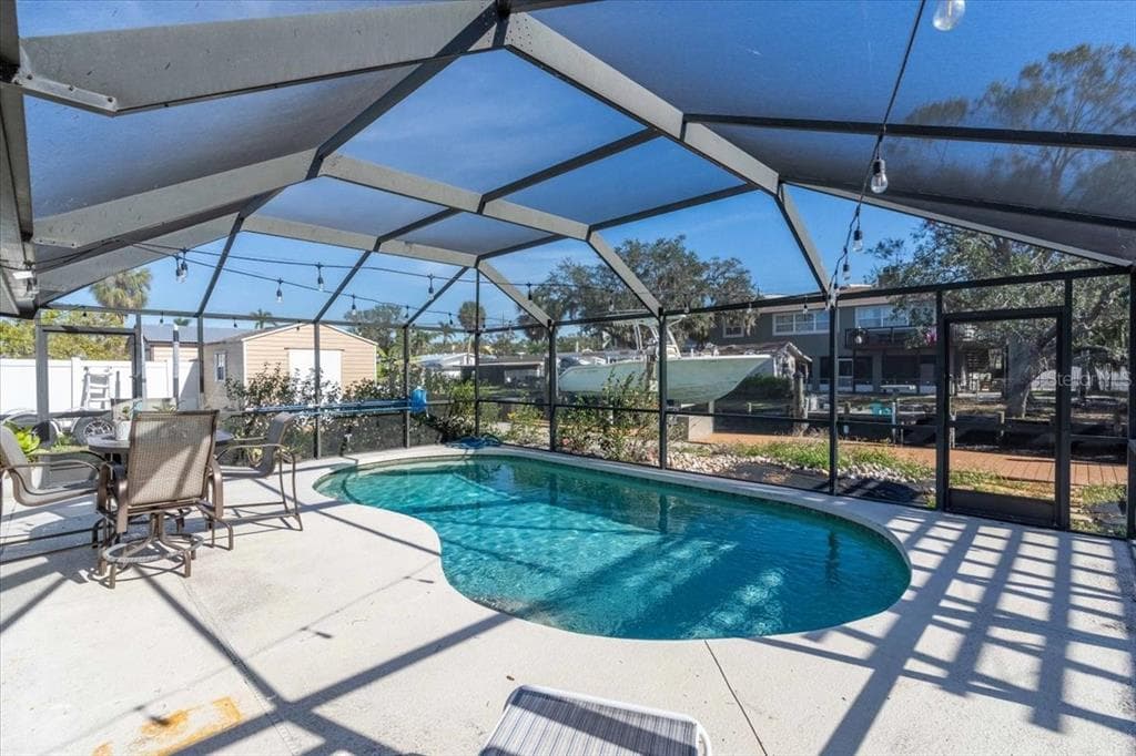 524 PALM AVENUE photo 16