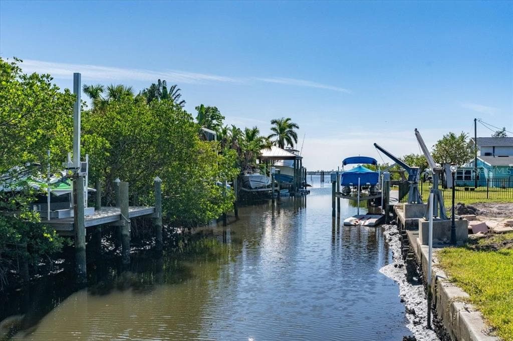 524 PALM AVENUE photo 12