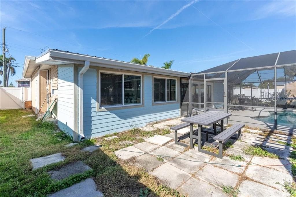 524 PALM AVENUE photo 15
