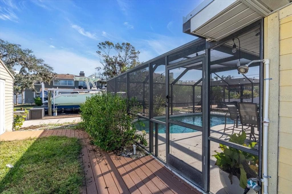 524 PALM AVENUE photo 8