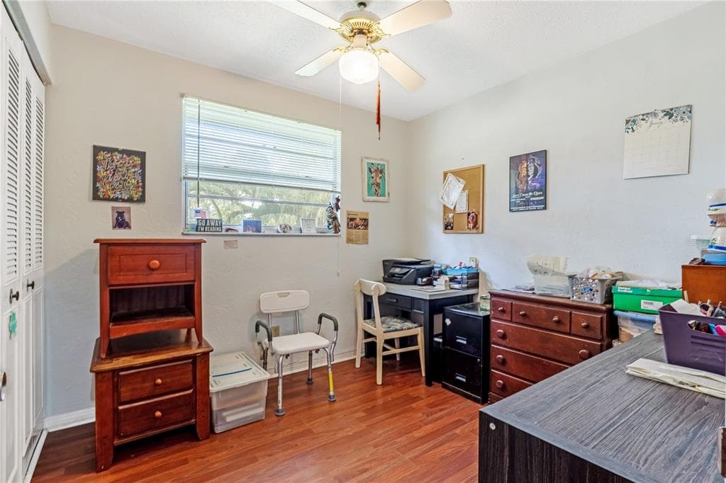 24 OAK STREET photo 16