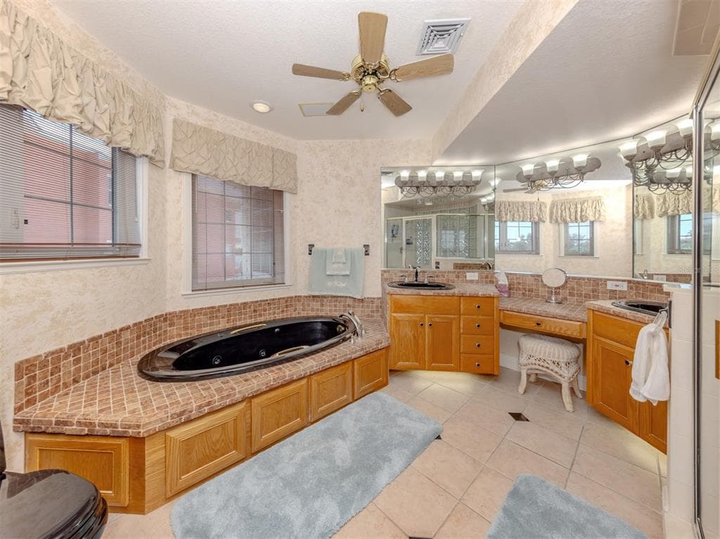 1400 BEACH ROAD 3 photo 18