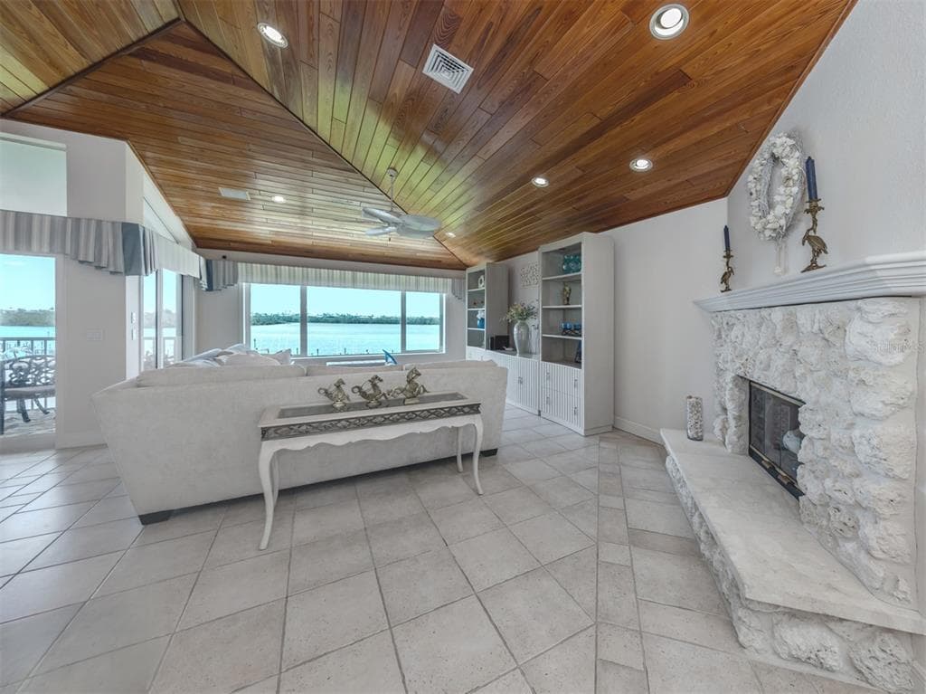 1400 BEACH ROAD 3 photo 4