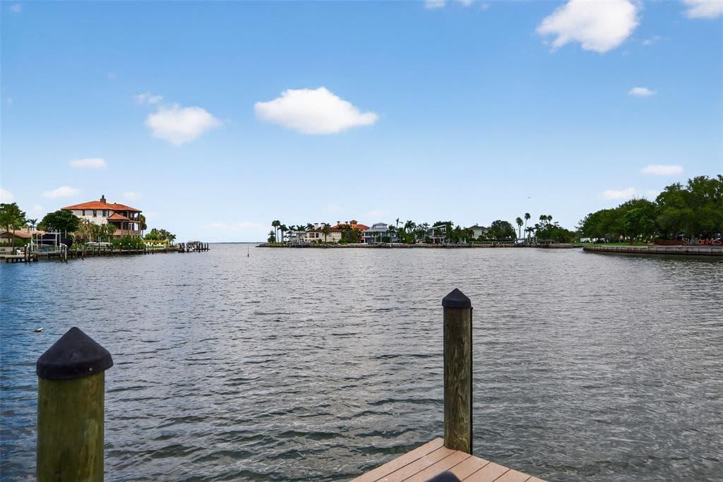 377 S SHORE DRIVE photo 13