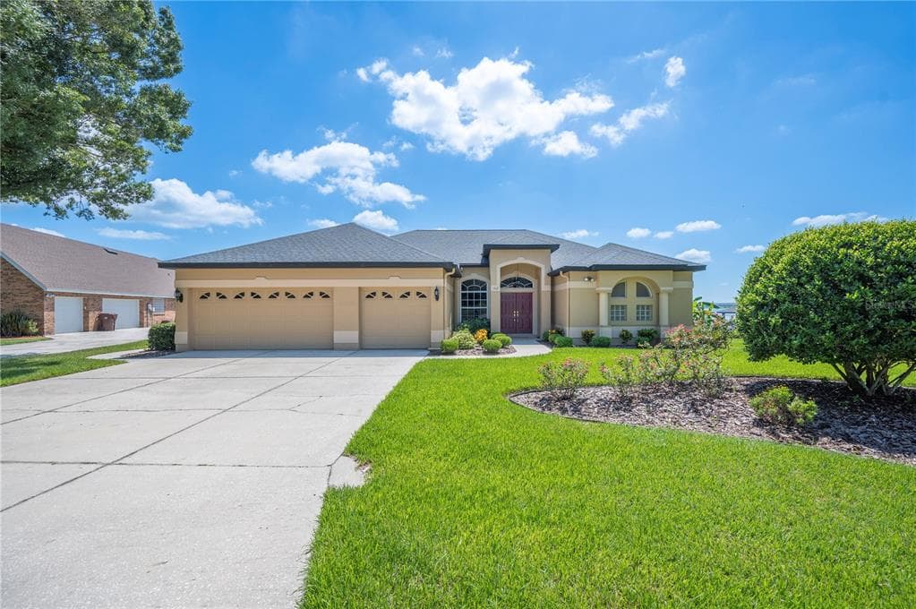 102 BAYBERRY DRIVE 2