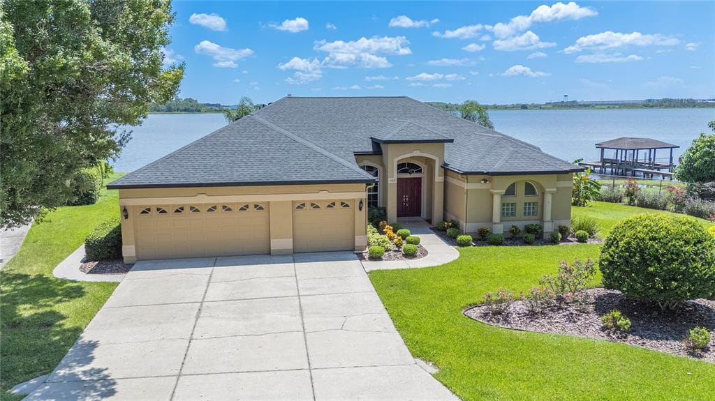 102 BAYBERRY DRIVE 3