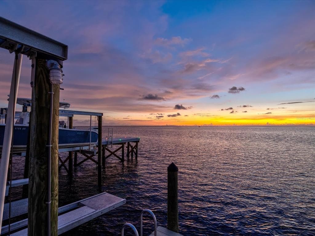 5101 WESTSHORE DRIVE photo 2