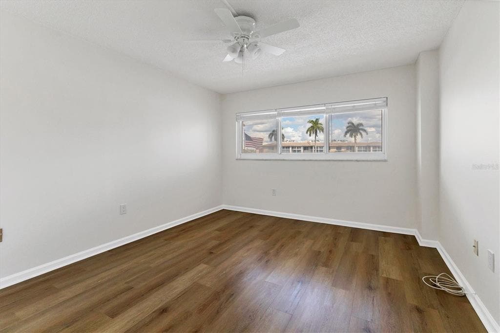 555 THE ESPLANADE N 301 photo 21