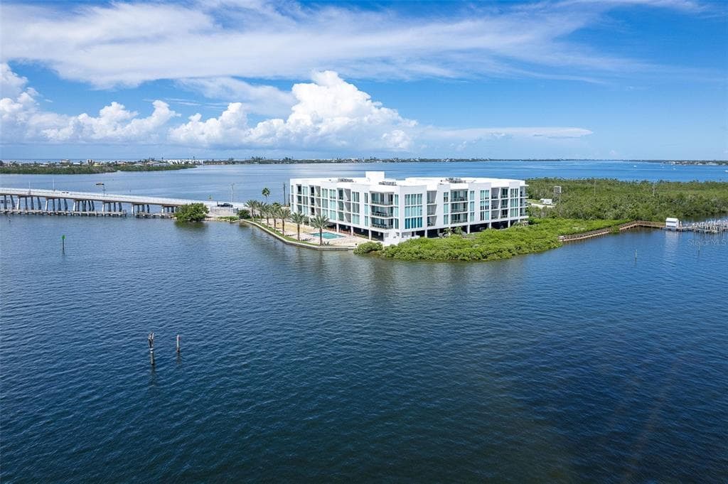 1375 BEACH ROAD #309 4