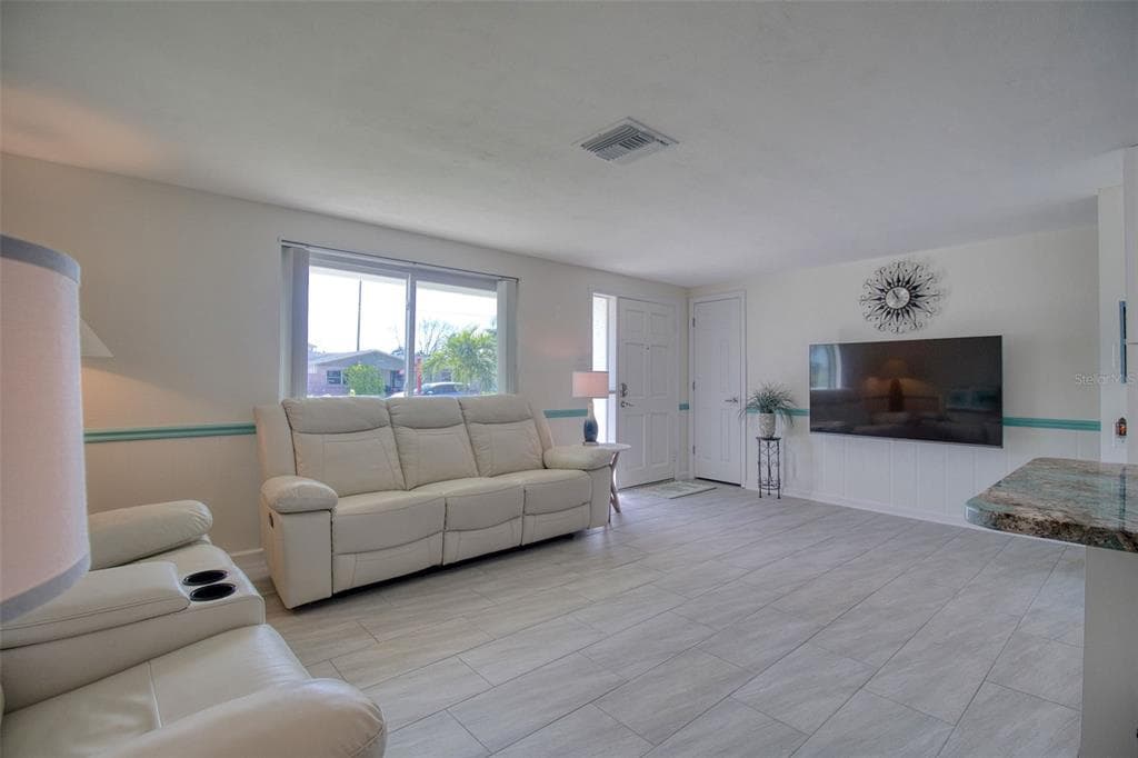 13625 MARIA DRIVE photo 11