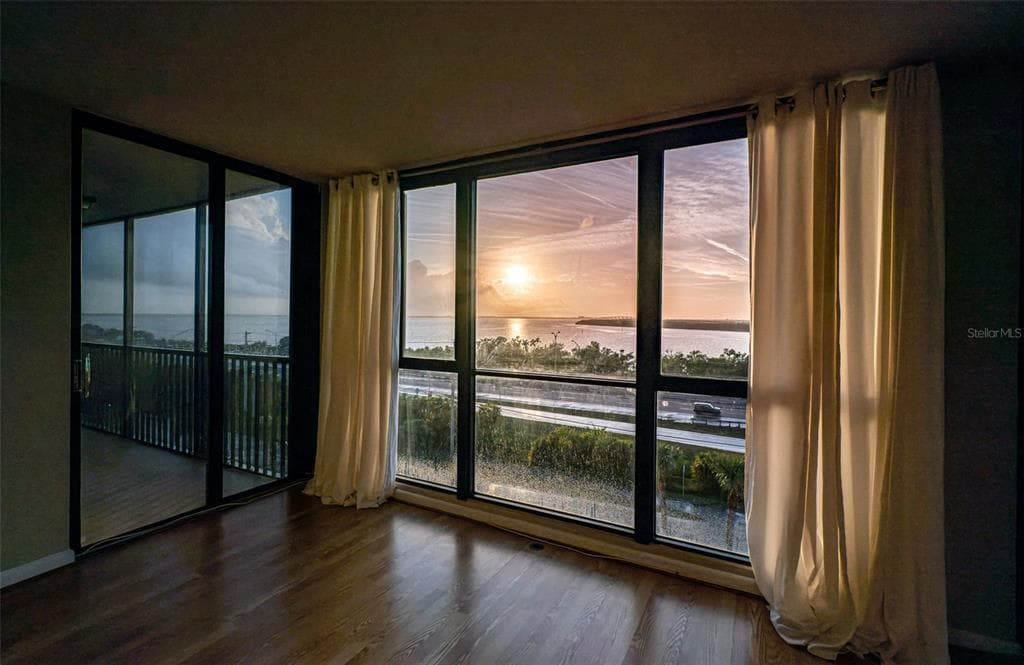 7100 SUNSHINE SKYWAY LANE S 608 photo 12
