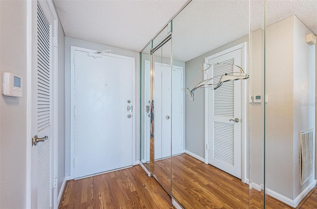 7100 SUNSHINE SKYWAY LANE S 608 photo 8