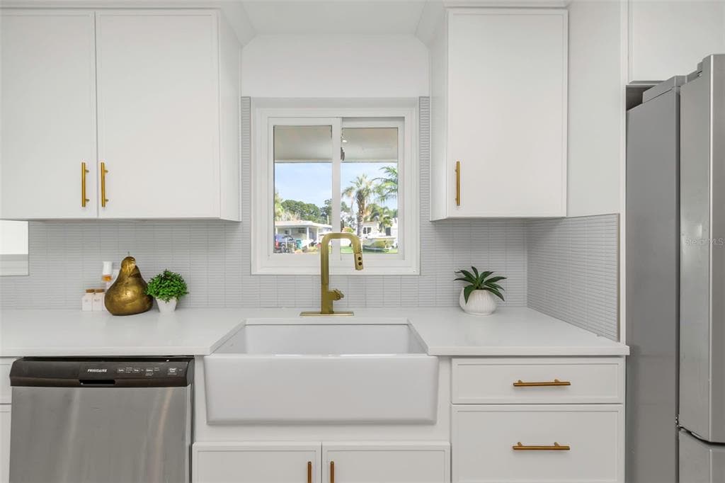 220 DRIFTWOOD DRIVE S photo 14