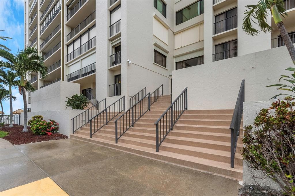 1480 GULF BOULEVARD 506 photo 5