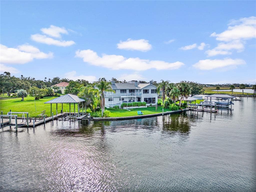 2435 N WATERSEDGE DRIVE 3