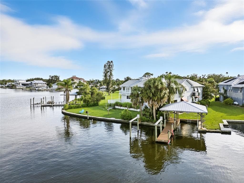 2435 N WATERSEDGE DRIVE 4