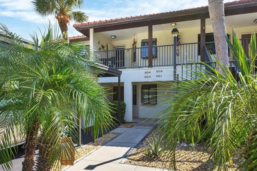 504 PINE HOLLOW CIRCLE 504 photo 1