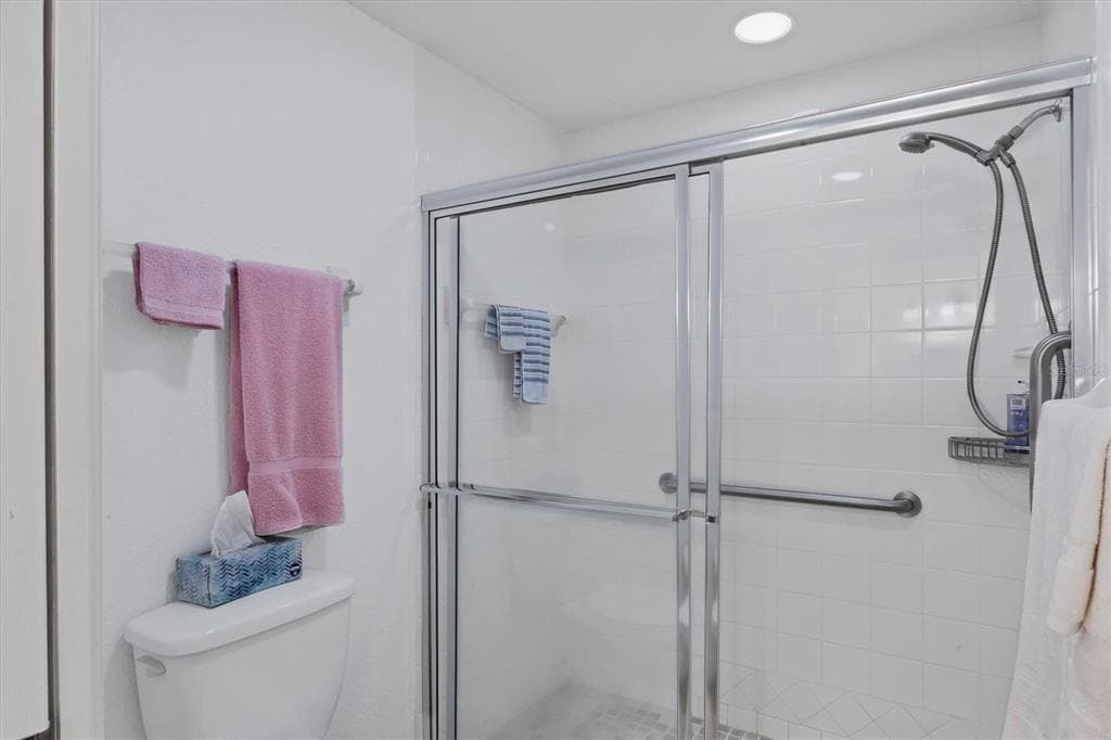 504 PINE HOLLOW CIRCLE 504 photo 24
