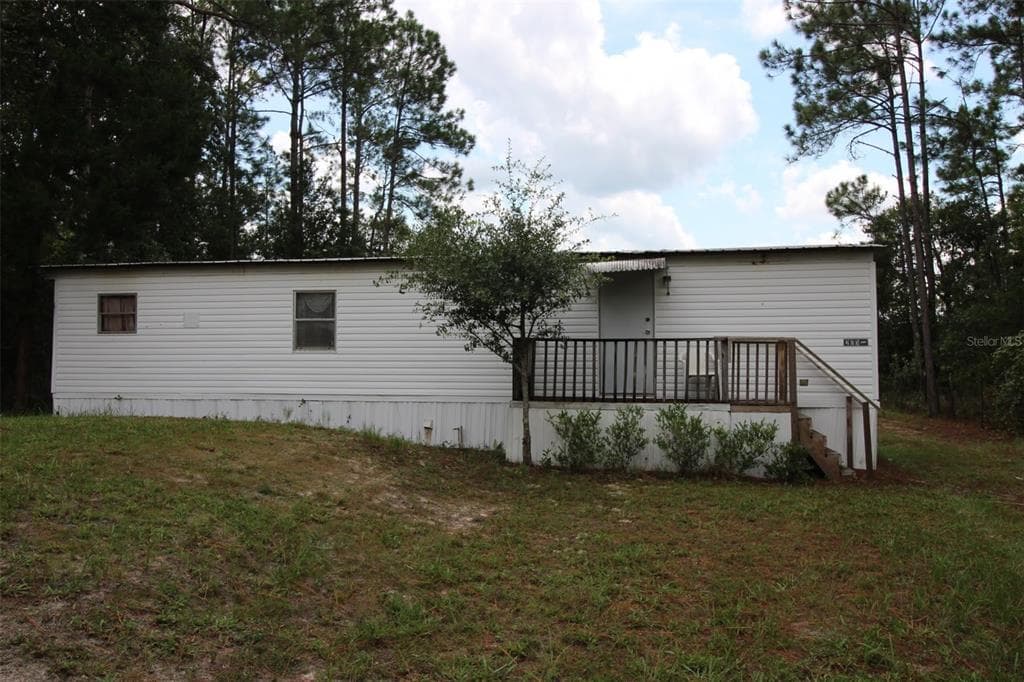 205 SUSAN STREET photo 2