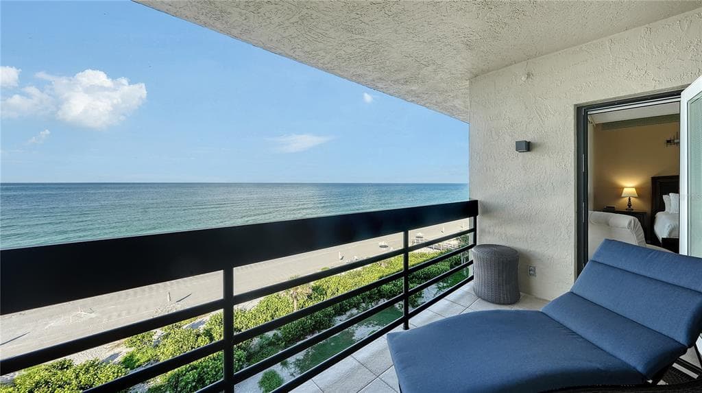 1055 GULF OF MEXICO DRIVE 504 photo 1