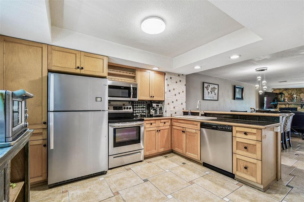 12134 CAPRI CIR S 803 photo 13